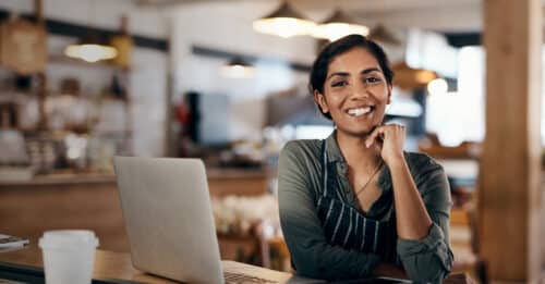 smb-hero-woman-at-laptop