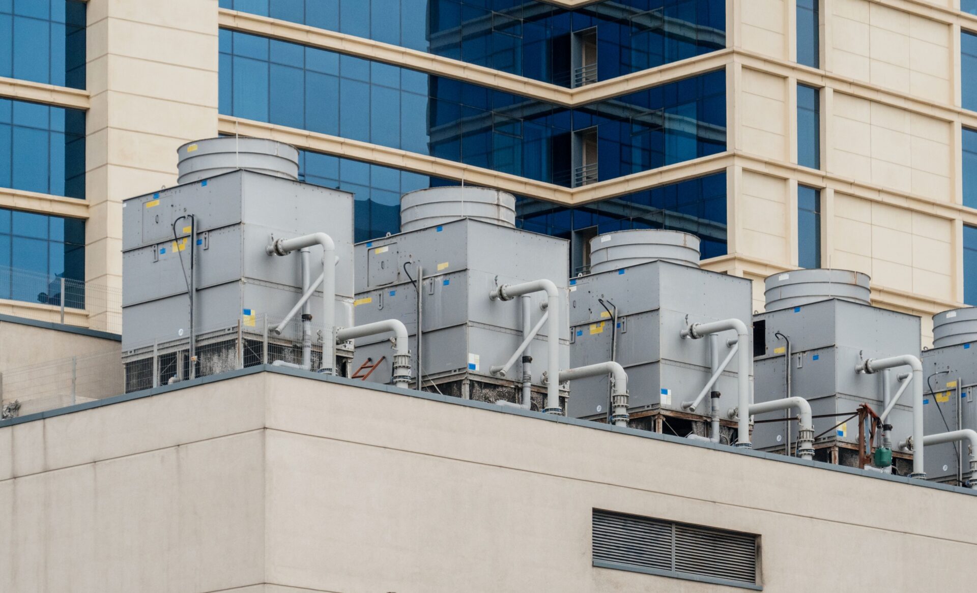 Hotel rooftop ac units-1